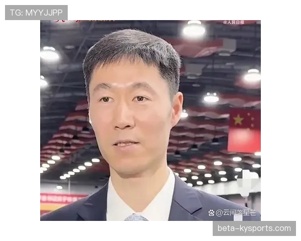 王励勤居然在家穿拖鞋打桌球，这反差我是真没想到！